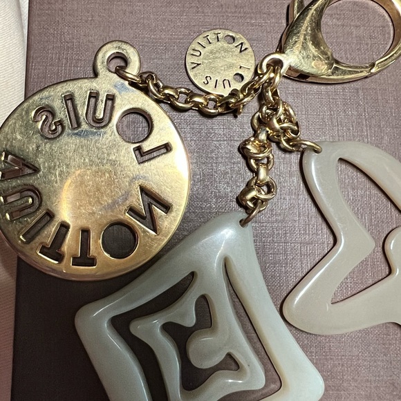 Louis Vuitton Women's Keychain/Bag Charm Beige Brown Gold with Box & Dust Bag - Picture 12 of 17